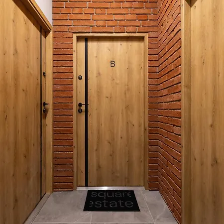 Industrial Black & Browstrone Loft - Old Town Apartment Krakow