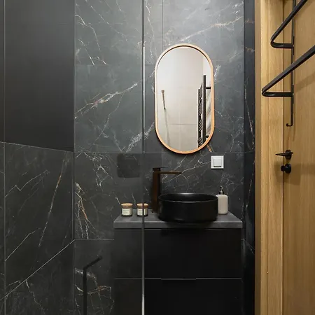 Industrial Black & Browstrone Loft - Old Town Apartment Krakow